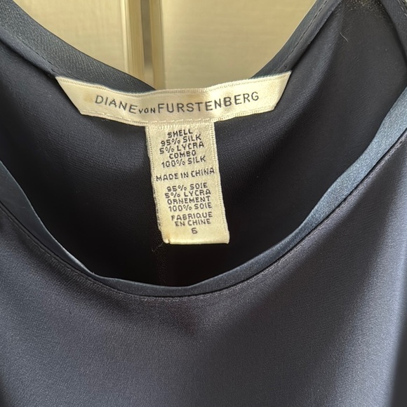 DVF! Navy Blue Ruched Puff Sleeve Blouse - Picture 3 of 8